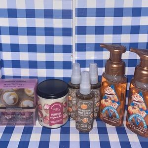 NWT BATH &BODY WORKS “PUMPKIN CUPCAKE” 🧁 7 piece gift set.